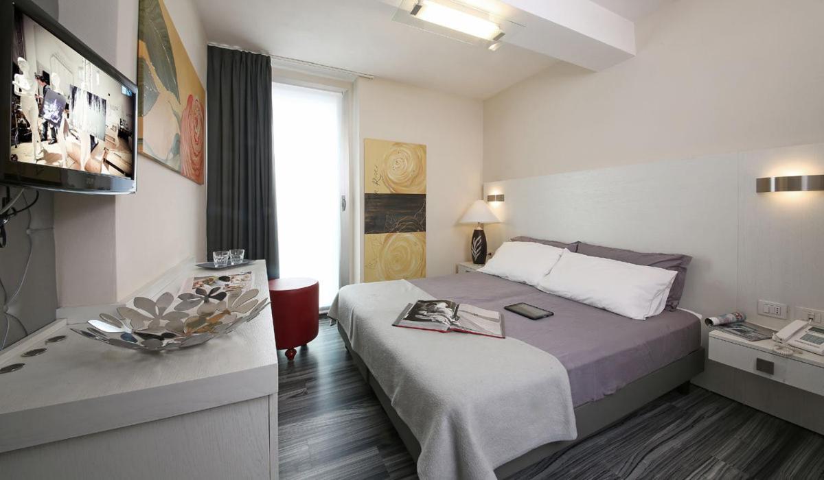 Happy Hotel Atelier Gardone Riviera Centro & Beach Eksteriør bilde