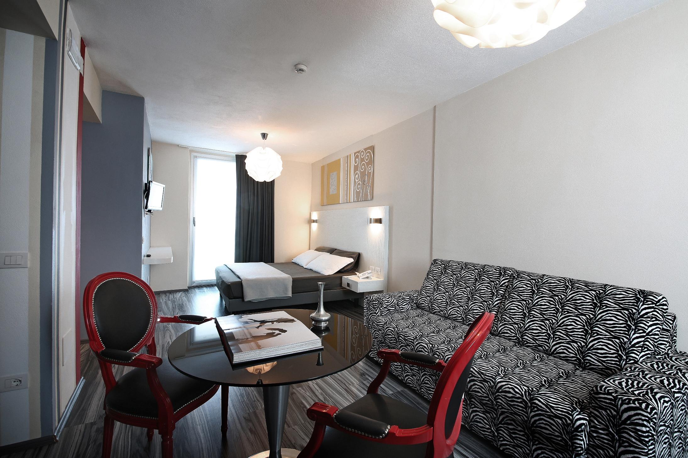 Happy Hotel Atelier Gardone Riviera Centro & Beach Eksteriør bilde