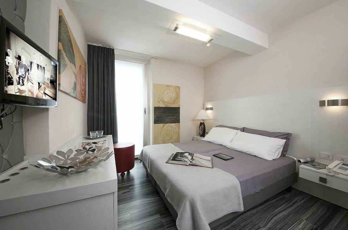 Happy Hotel Atelier Gardone Riviera Centro & Beach Eksteriør bilde