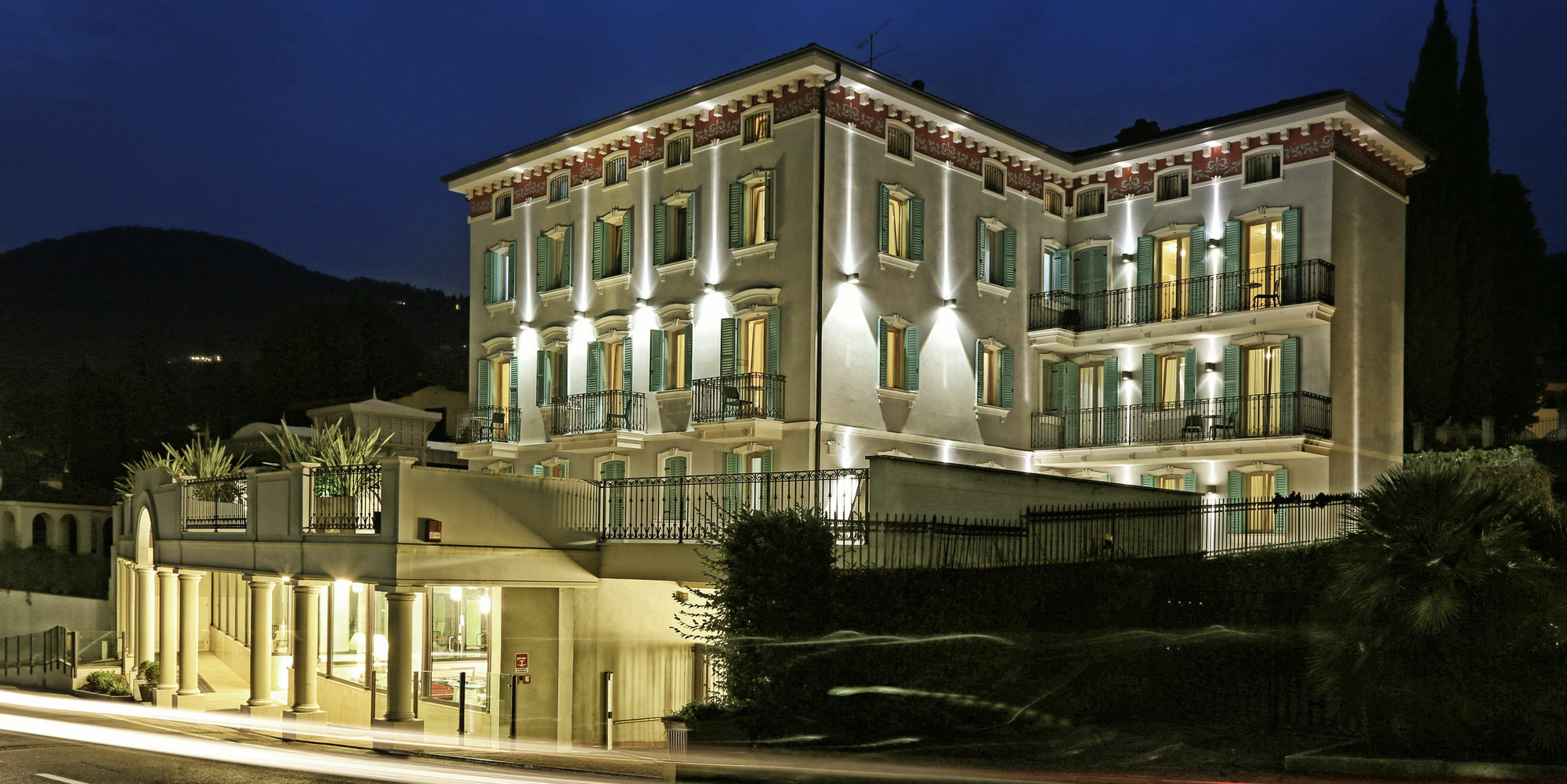 Happy Hotel Atelier Gardone Riviera Centro & Beach Eksteriør bilde